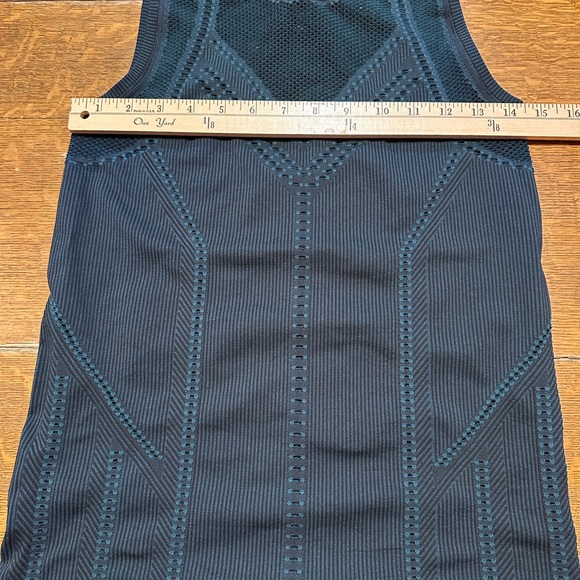 Athleta stretchy tank sz medium dark‎ green - Picture 5 of 6
